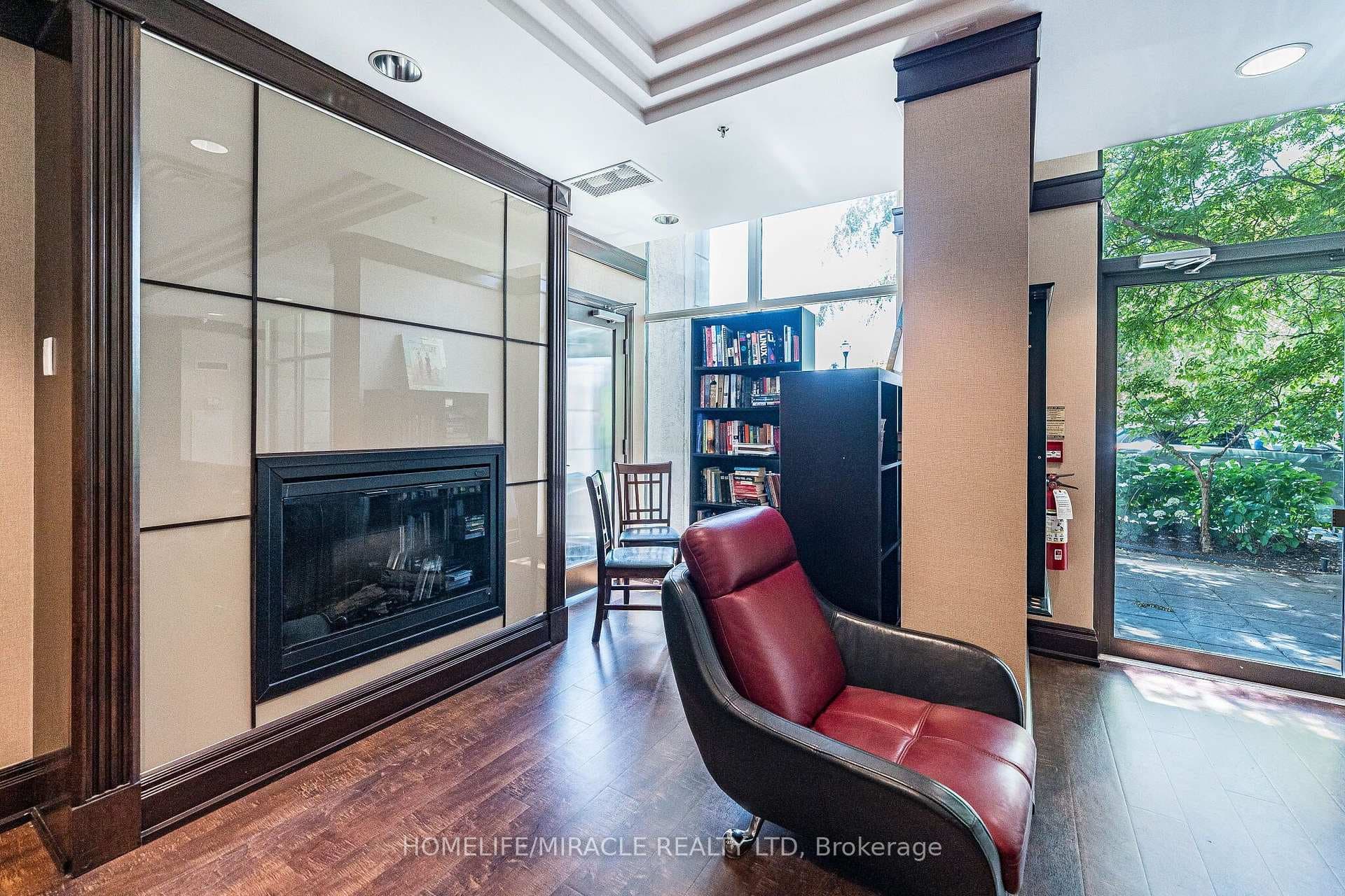 18 Harding Boulevard Unit 121 photo 43