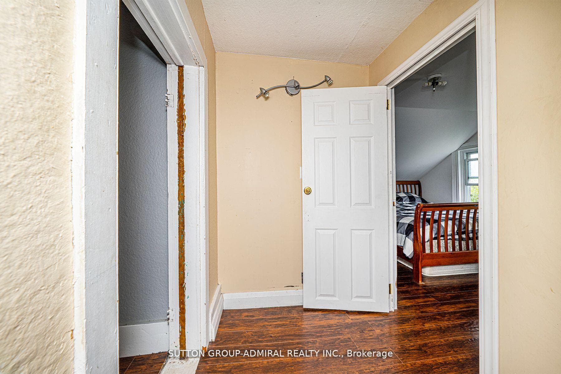 1662 Penley Road photo 24