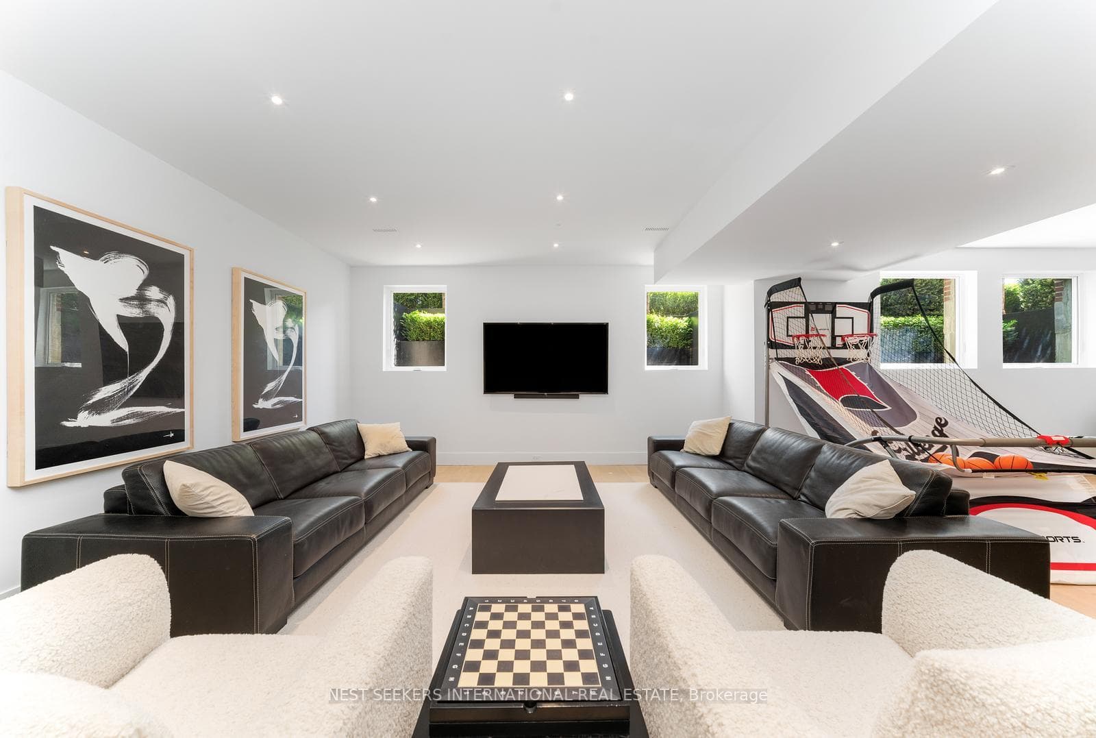 6 Forestave Crescent photo 30