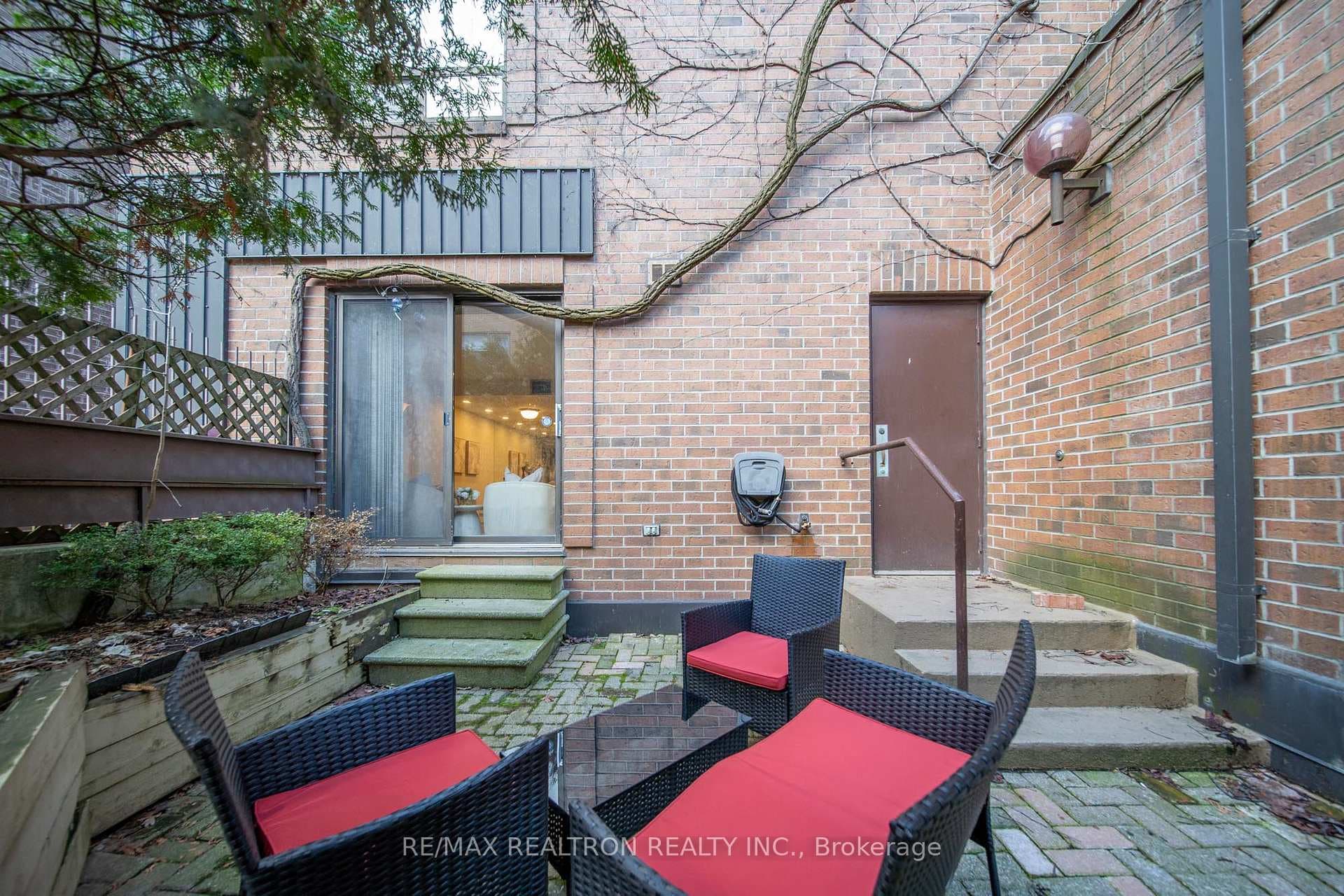 19 Dundonald Street Unit 204 photo 28