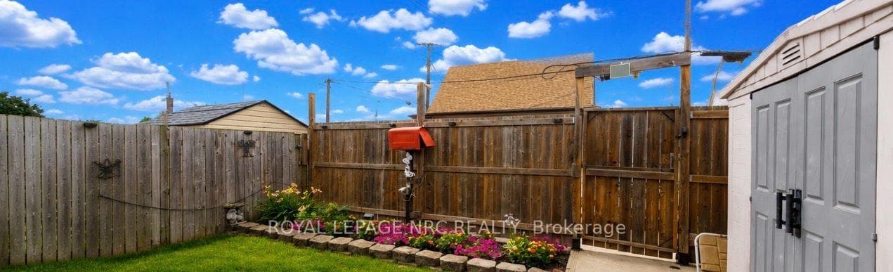237 PALING Avenue photo 8