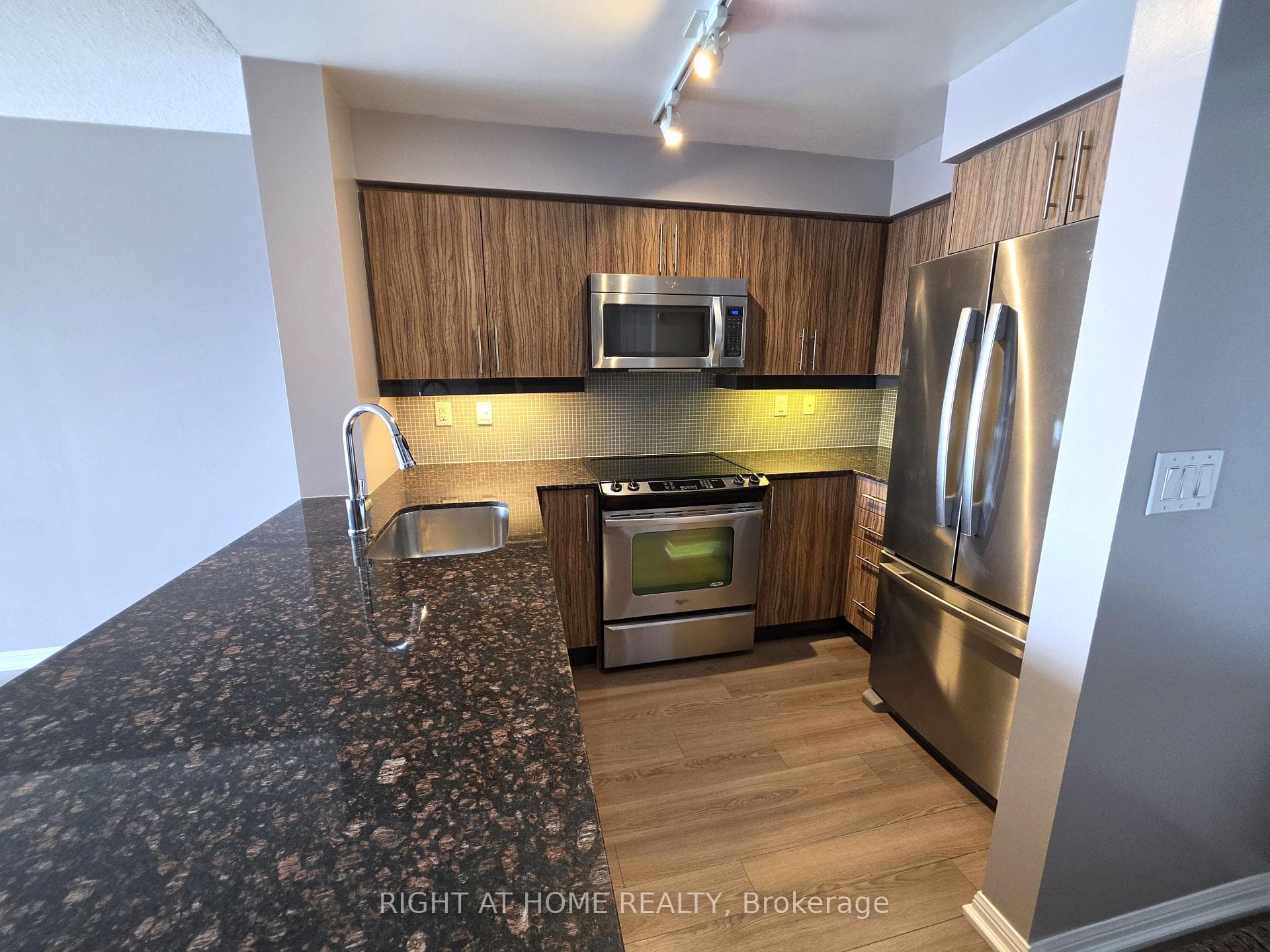 125 Western Battery Road Unit 1711 photo 6