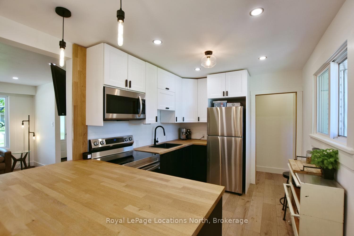 56 BATTEAUX Road photo 22