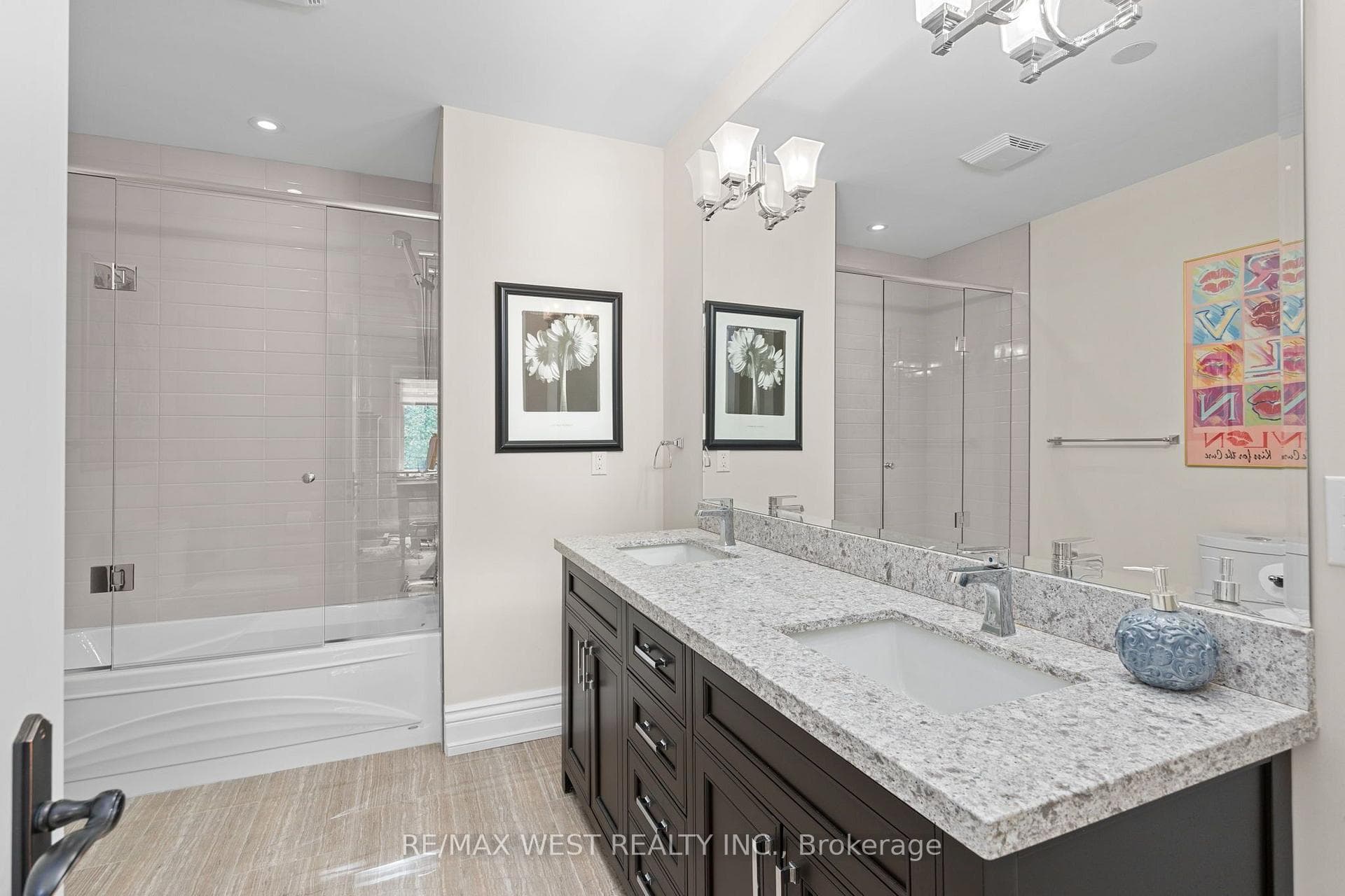 92 Pinetree Way photo 17