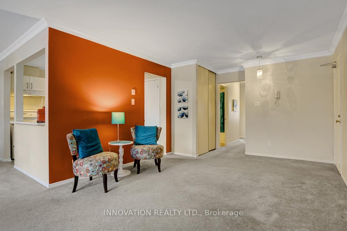 216 Equestrian Drive Unit B photo 6