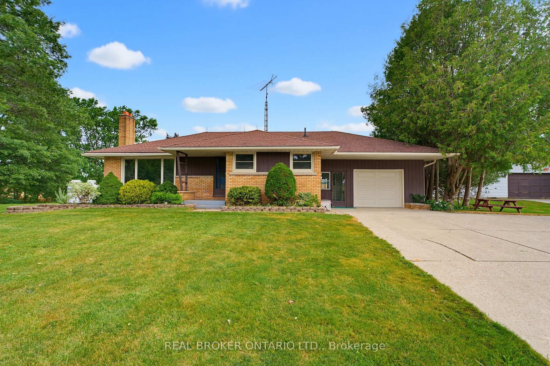 347 Blue Lake Road photo 5