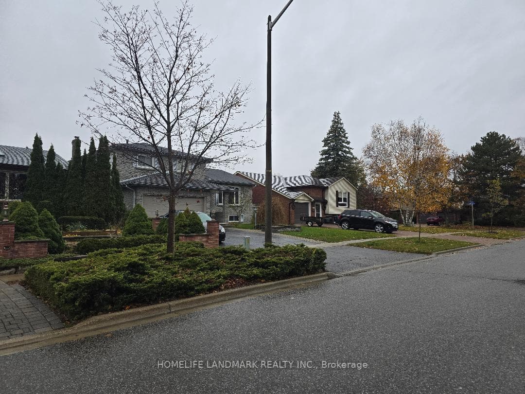 185 Iroquois Avenue photo 3