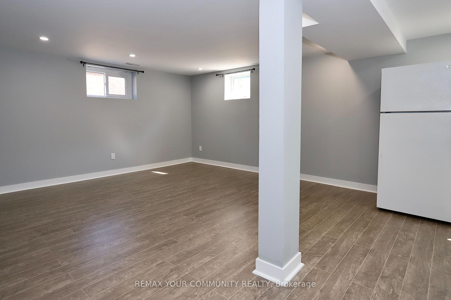885 Myers Street photo 7