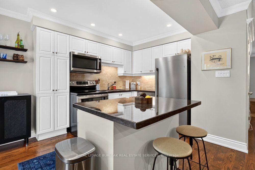 2354 Marine Drive photo 13