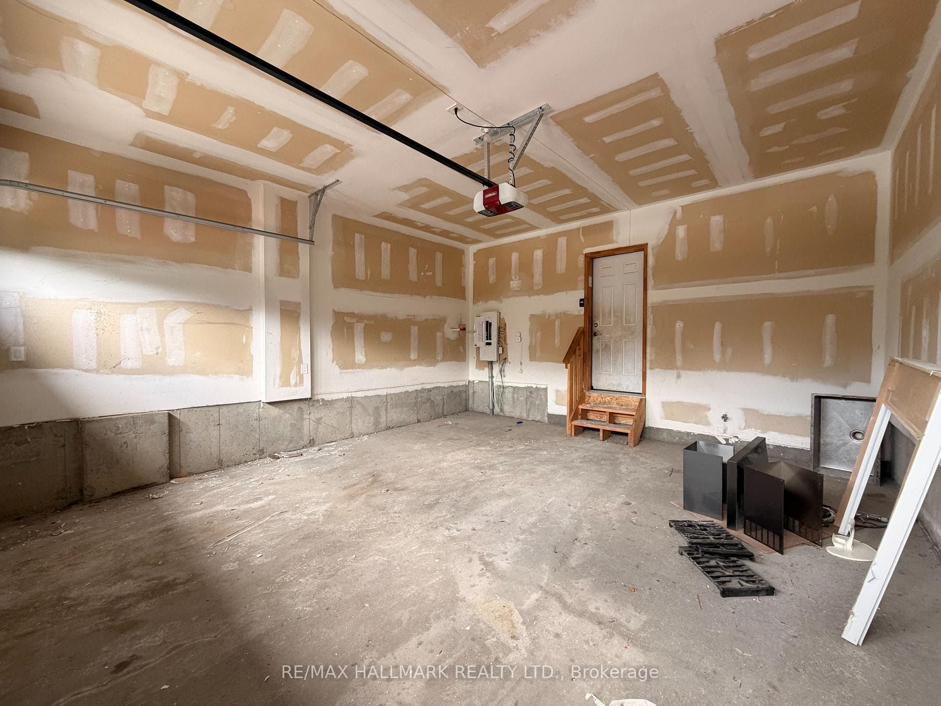 86 Holt Drive photo 13