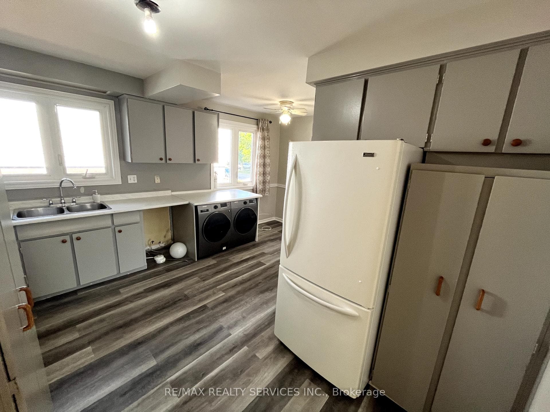 91 Ambleside Drive photo 15