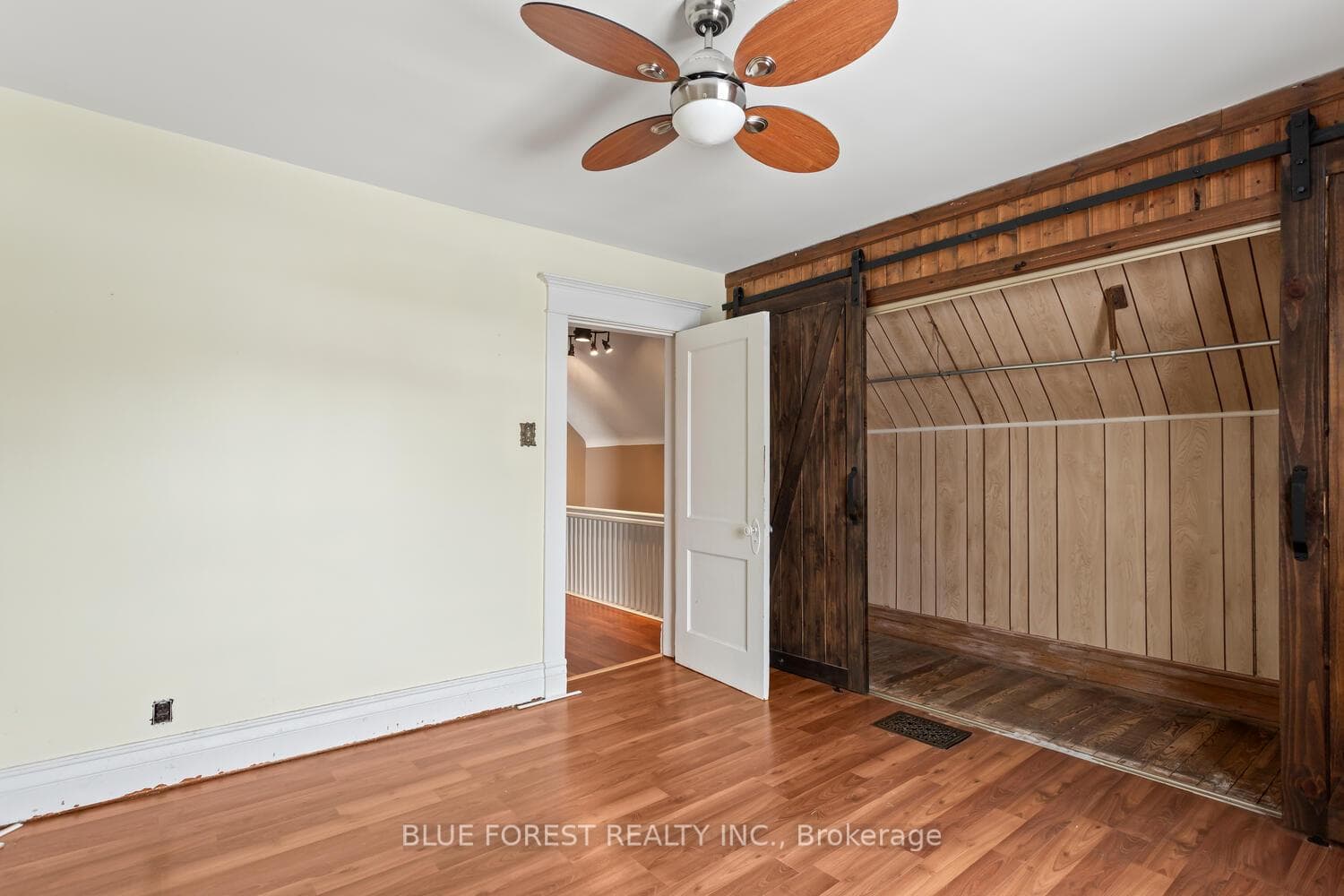 392 Spruce Street photo 34