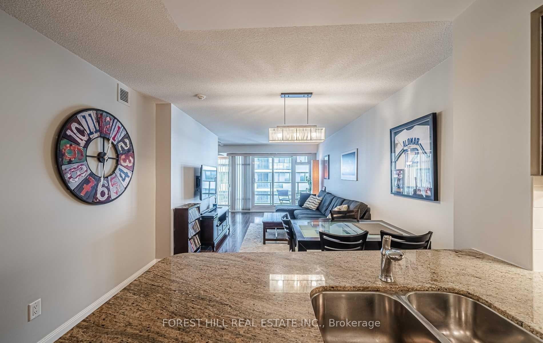 2191 Yonge Street Unit 2209 photo 16