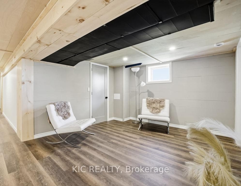 327 Rutherford Road photo 33