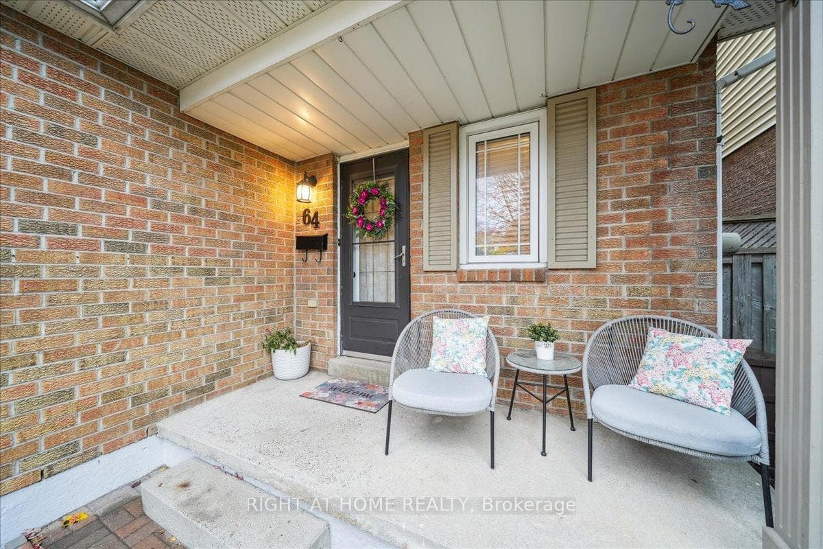 64 Hart Boulevard photo 3