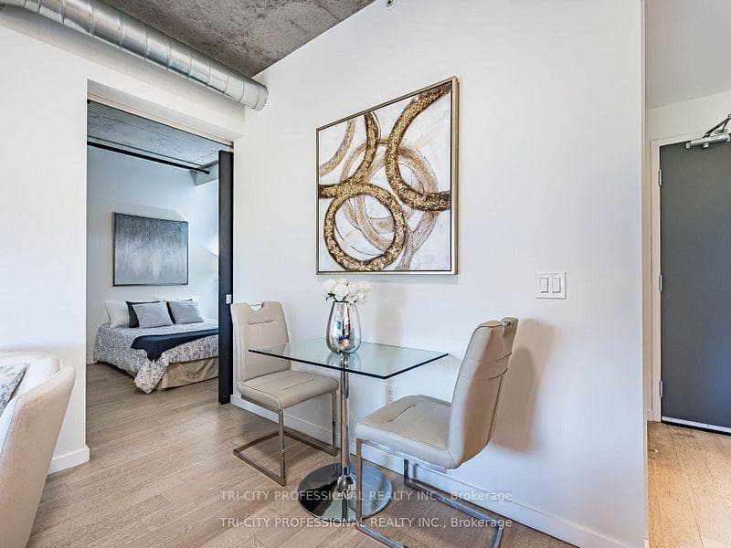 170 Bayview Avenue Unit 304 photo 8