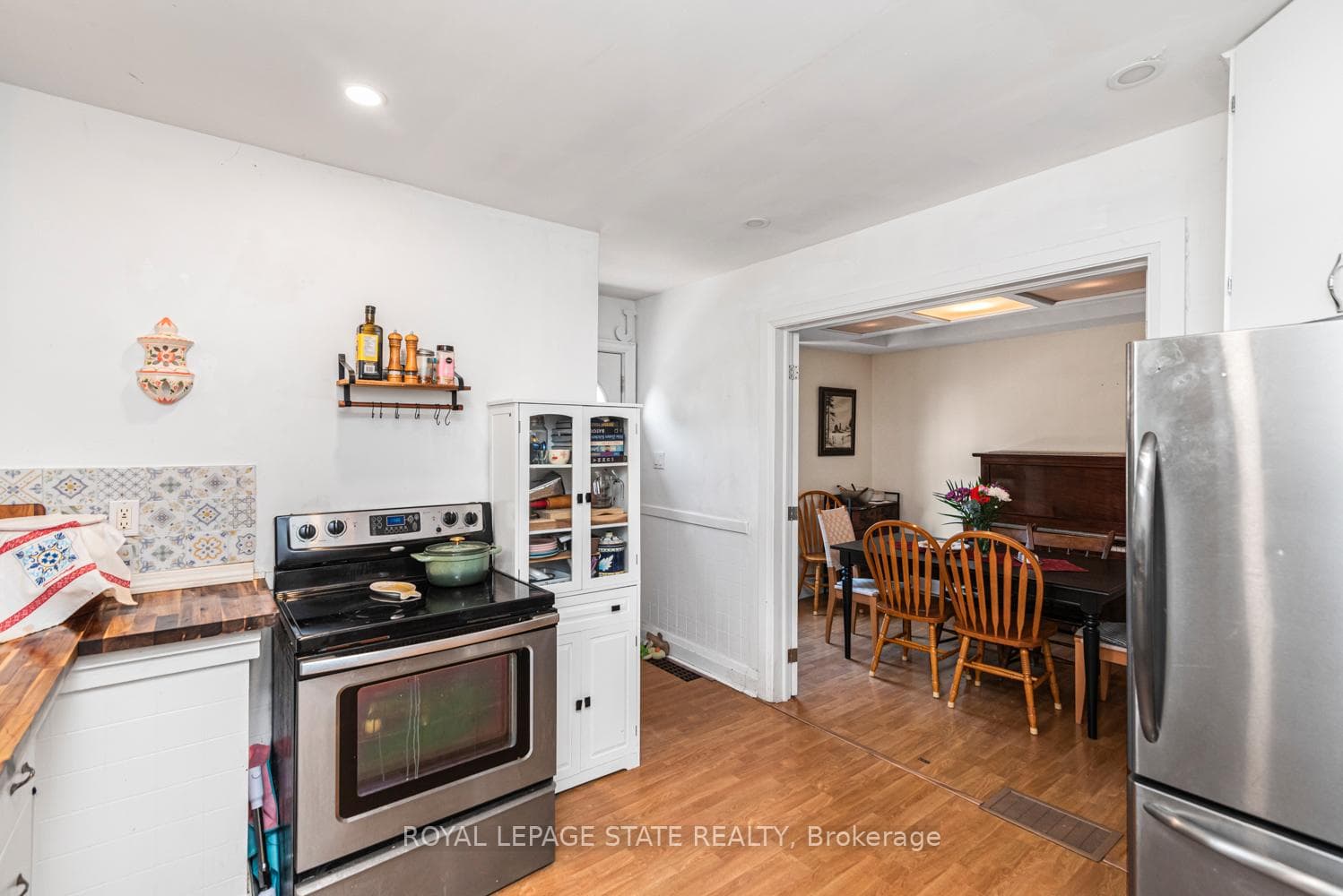 52 Cameron Avenue photo 18
