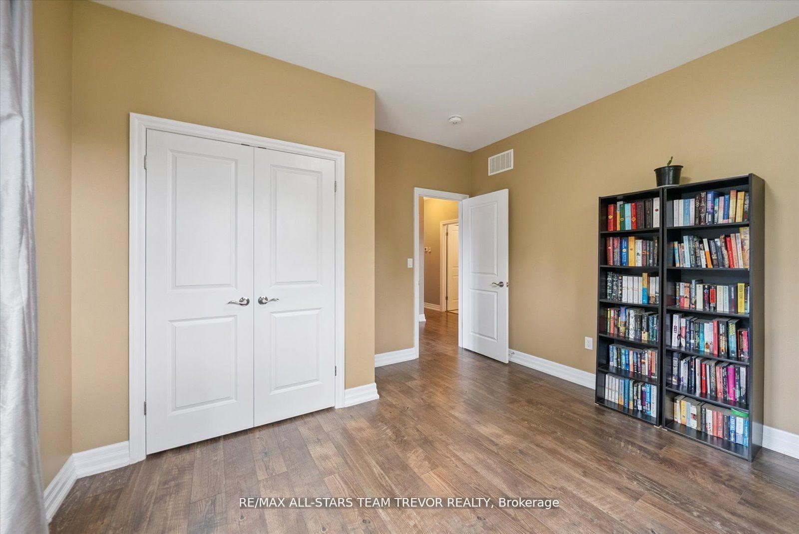 187 Riverbank Drive photo 20