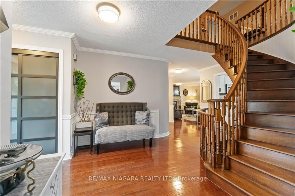 10 Meadowbrook Lane photo 22