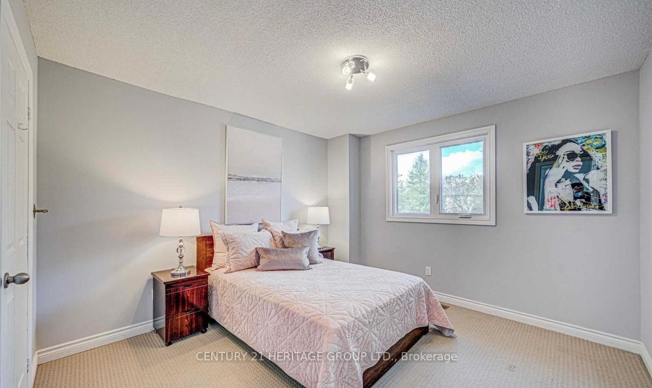 27 Hammond Drive Unit Main photo 12