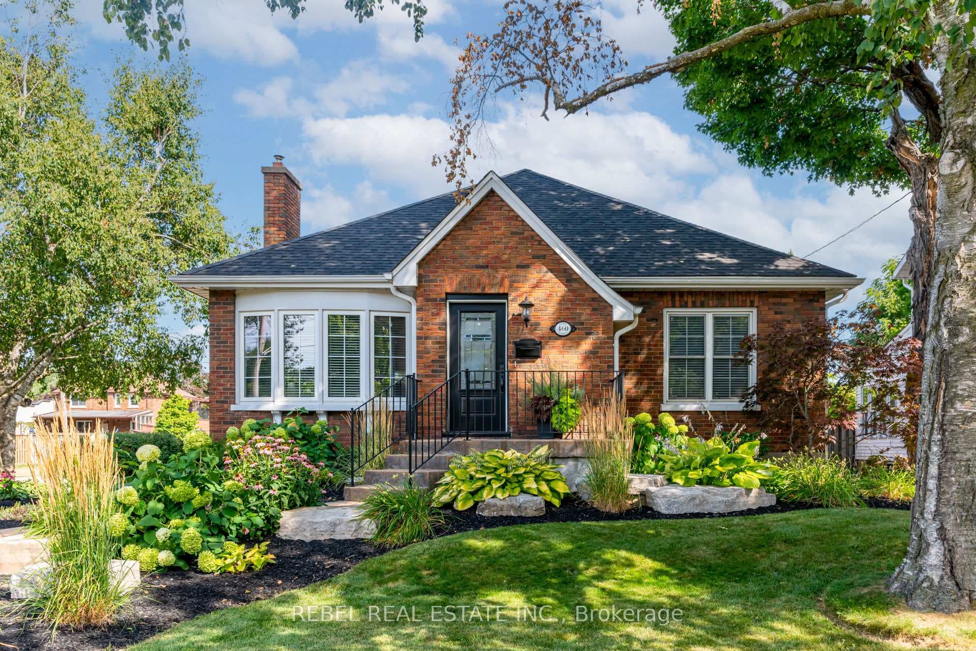 460 Athol Street photo 1