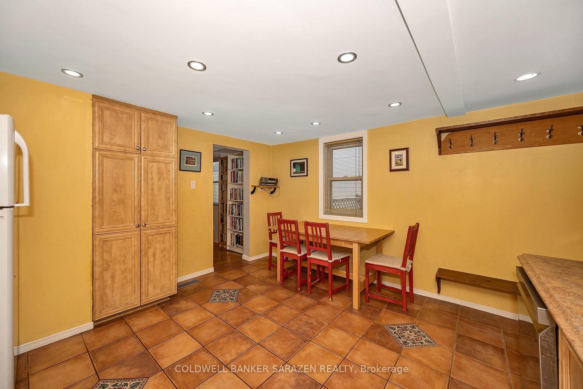 Large eat-in kitchen