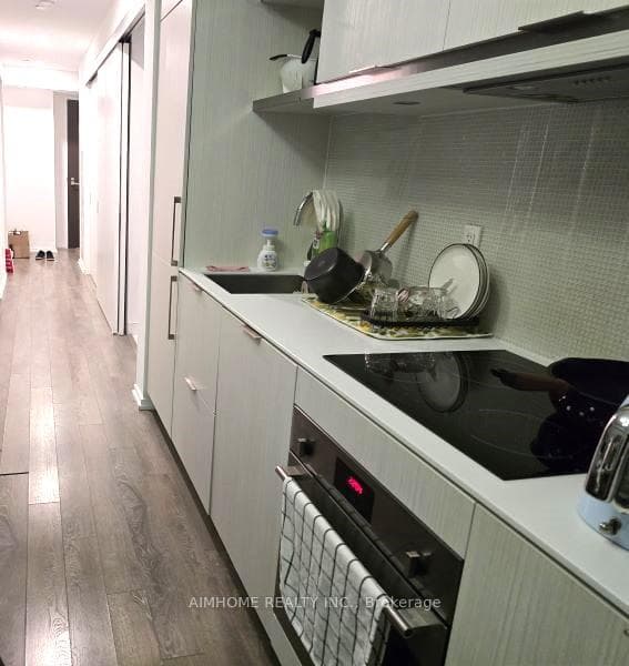 197 Yonge Street Unit 3004 photo 17