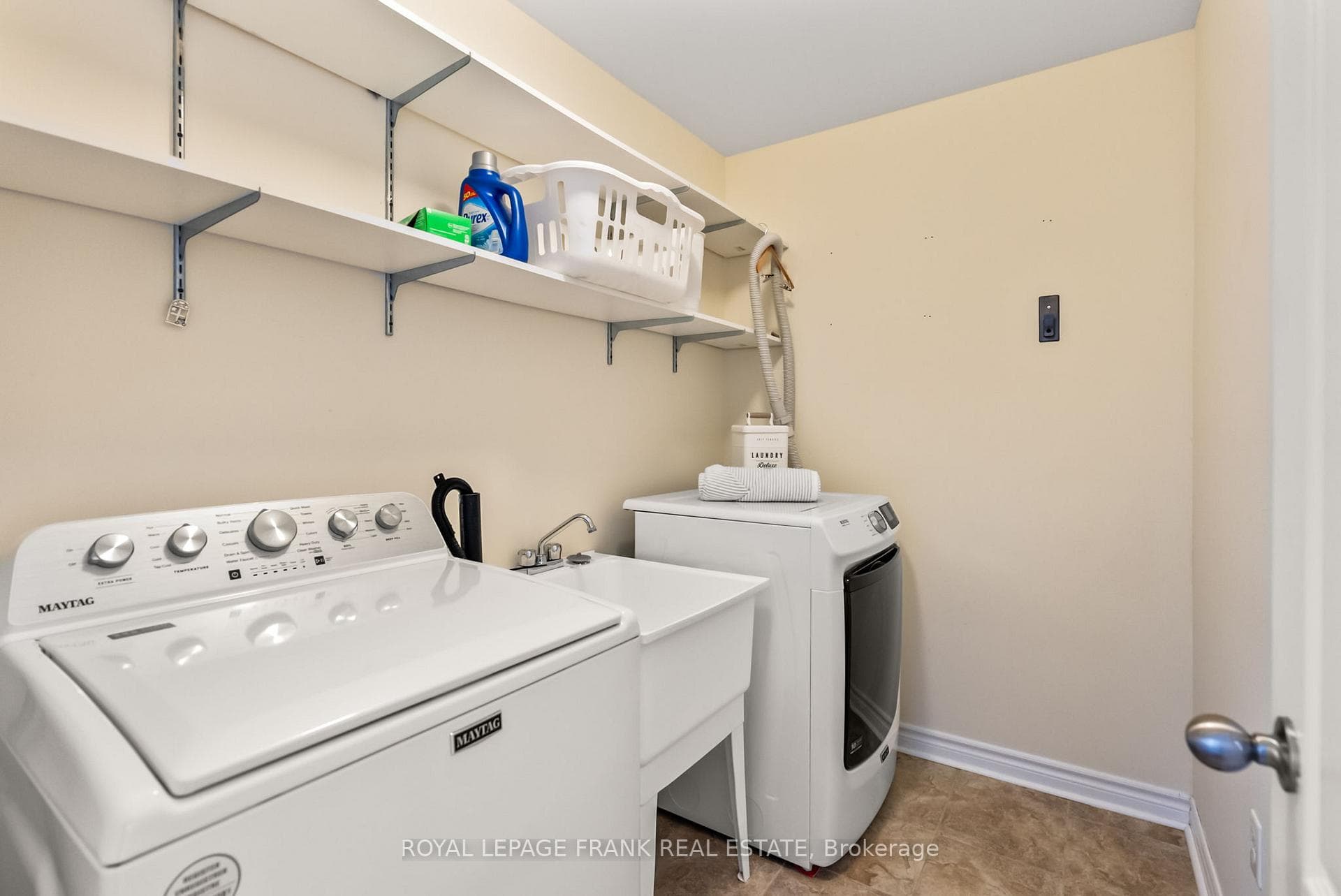 23 Tabb Avenue photo 28