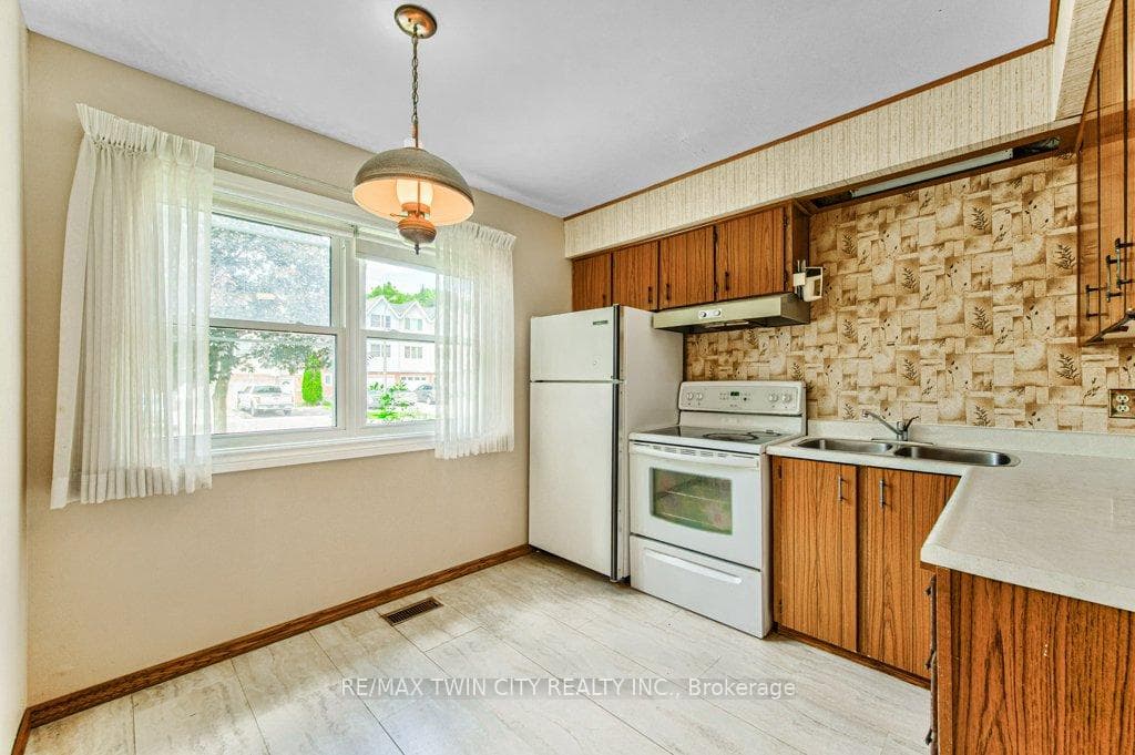 87 Charles Best Place photo 7