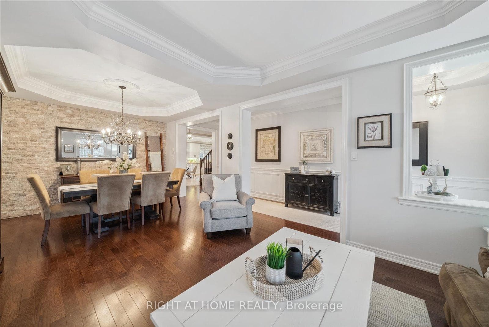 242 Montgomery Avenue photo 5