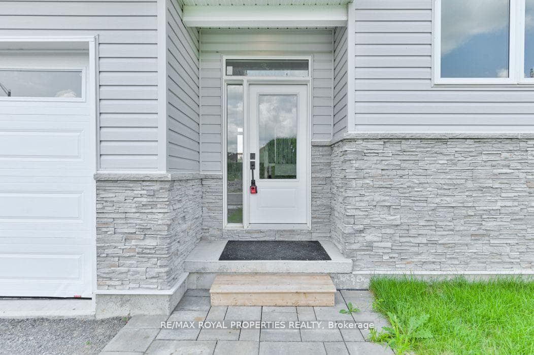 14 Summit Crescent photo 5