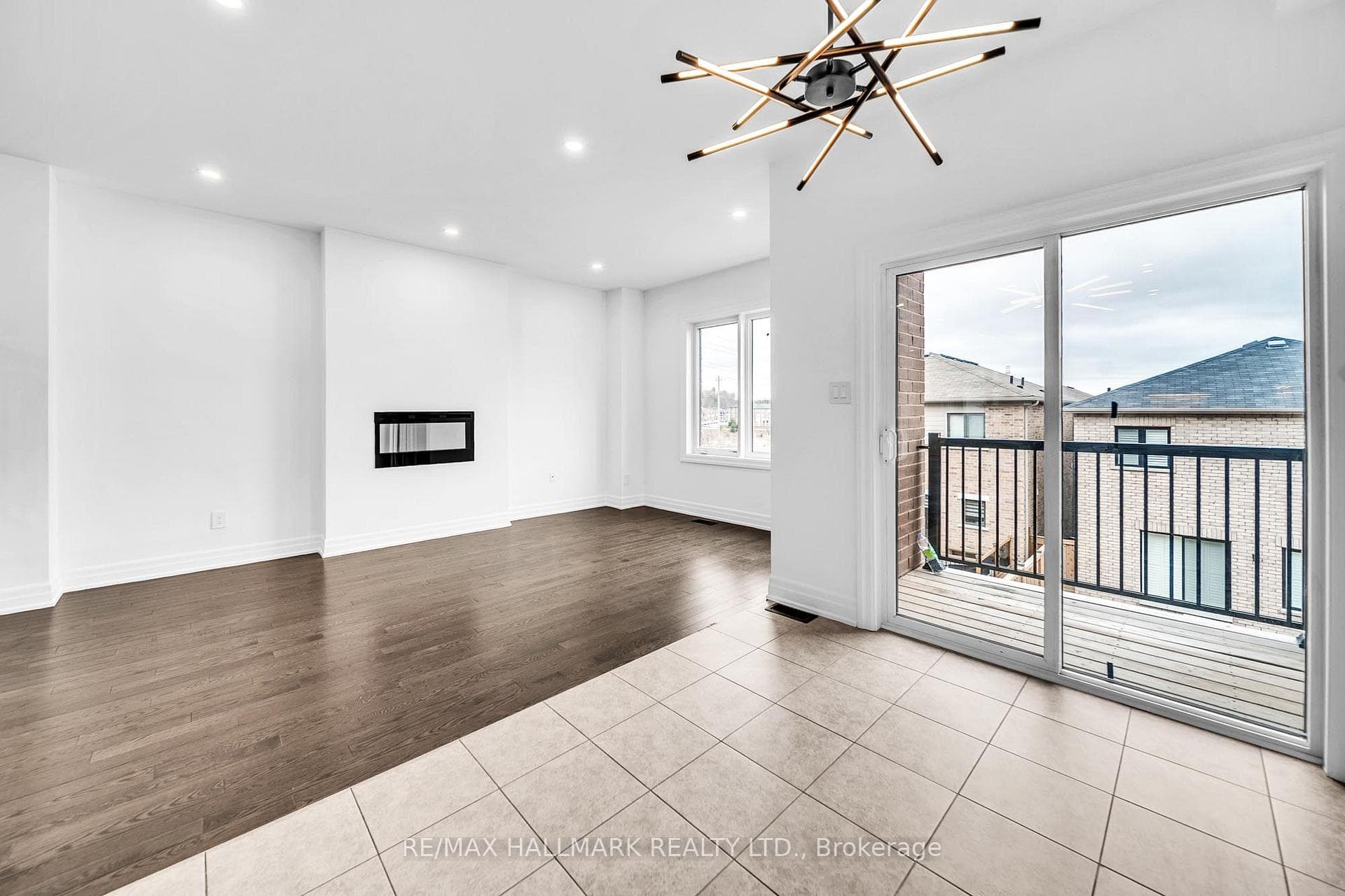 52 Allure Street photo 19