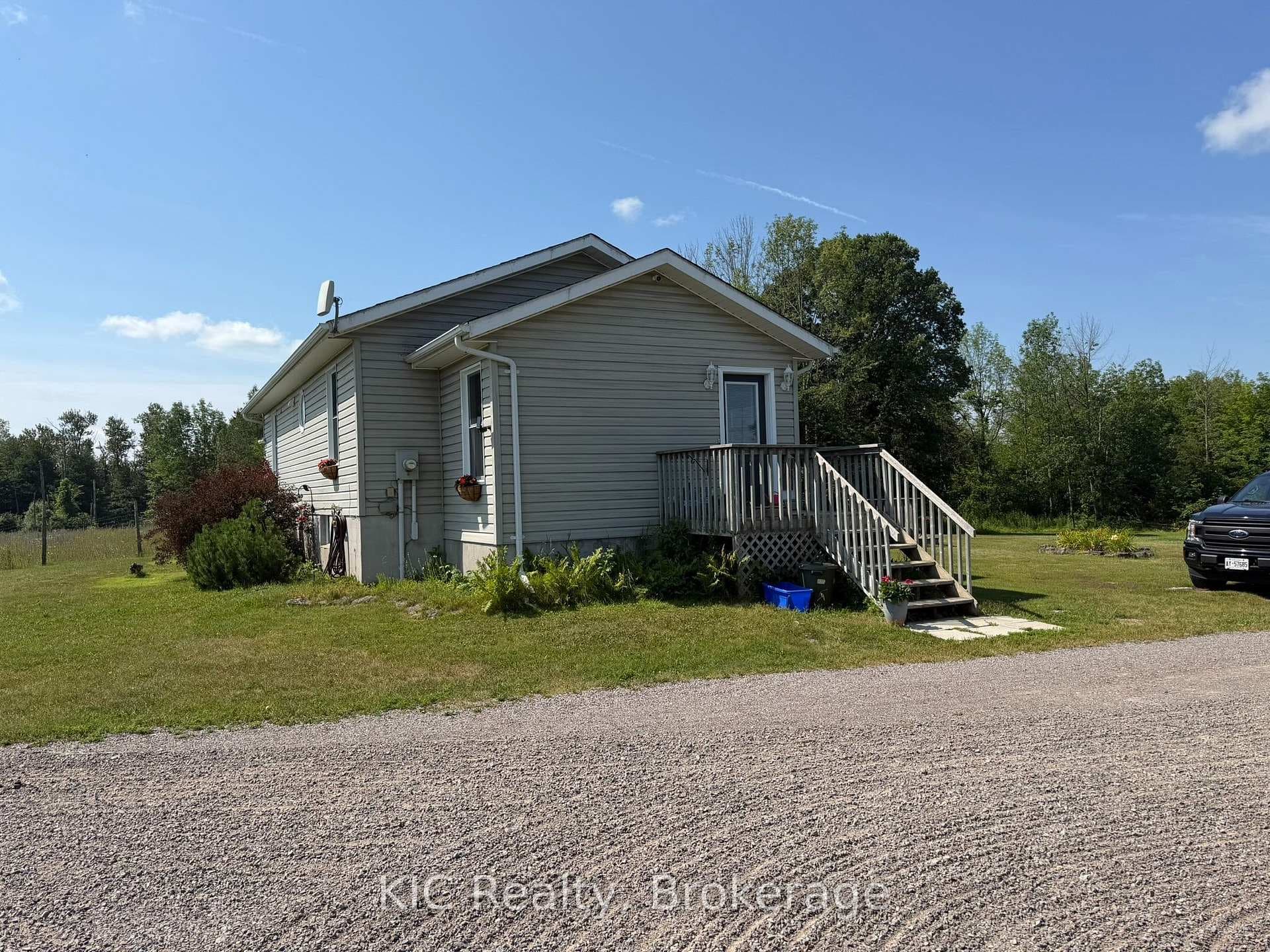 221 Jones Road photo 5
