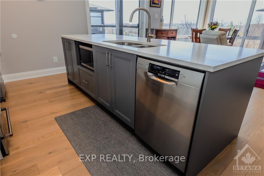 100 CORTILE Unit 402 photo 8