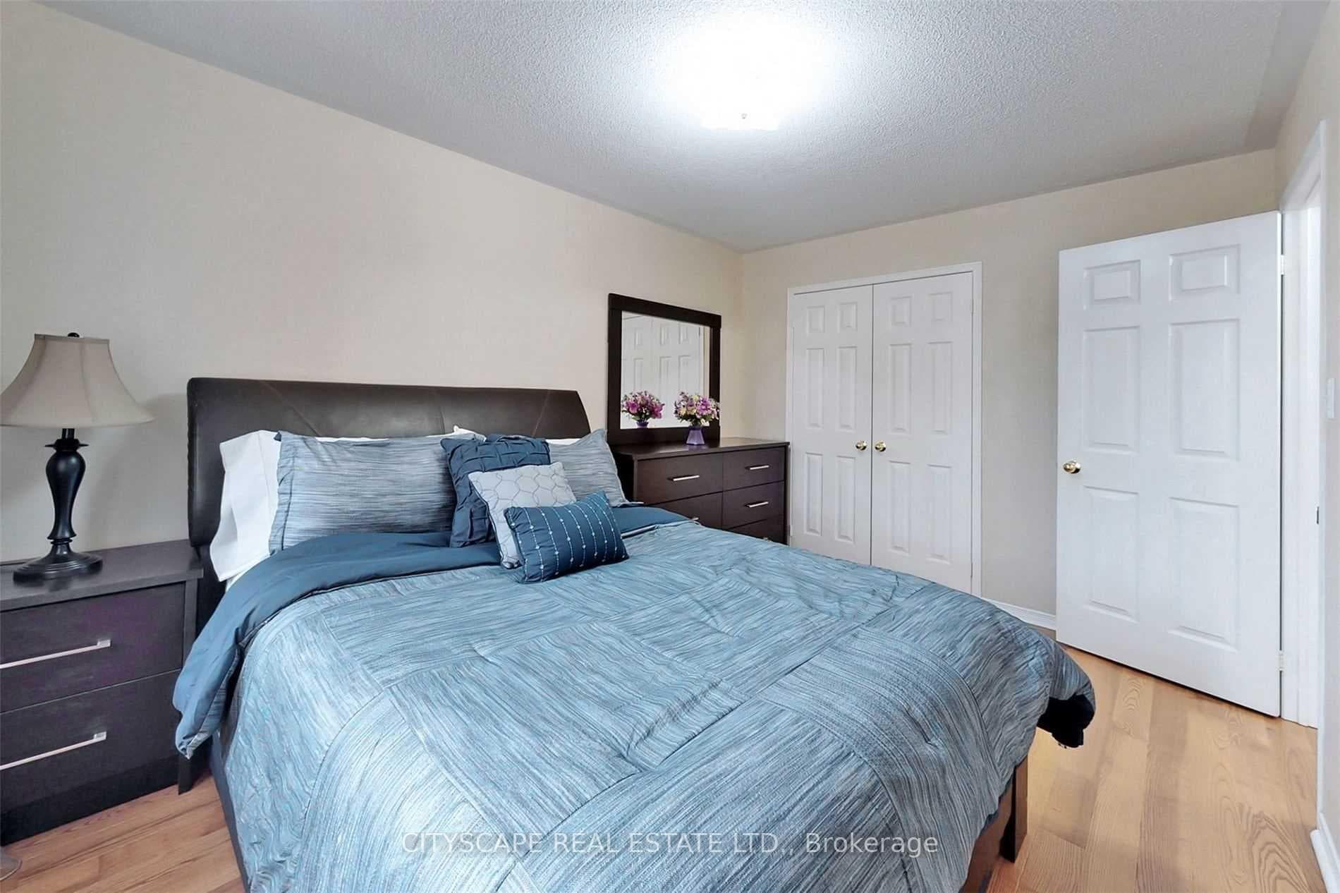 427 Hobbs Crescent photo 26