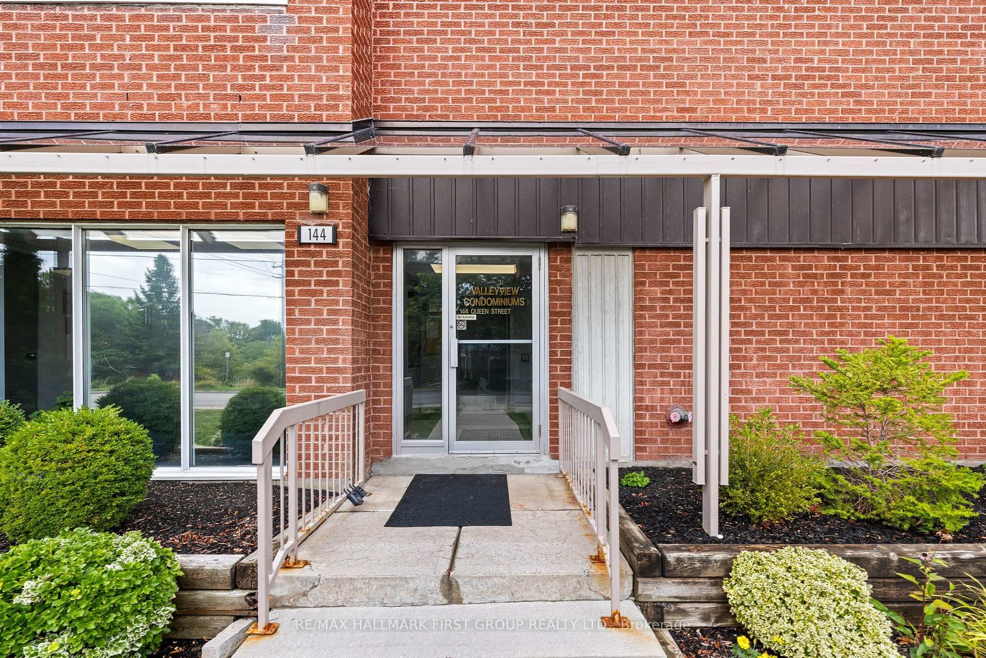 144 Queen Street Unit 604 photo 5