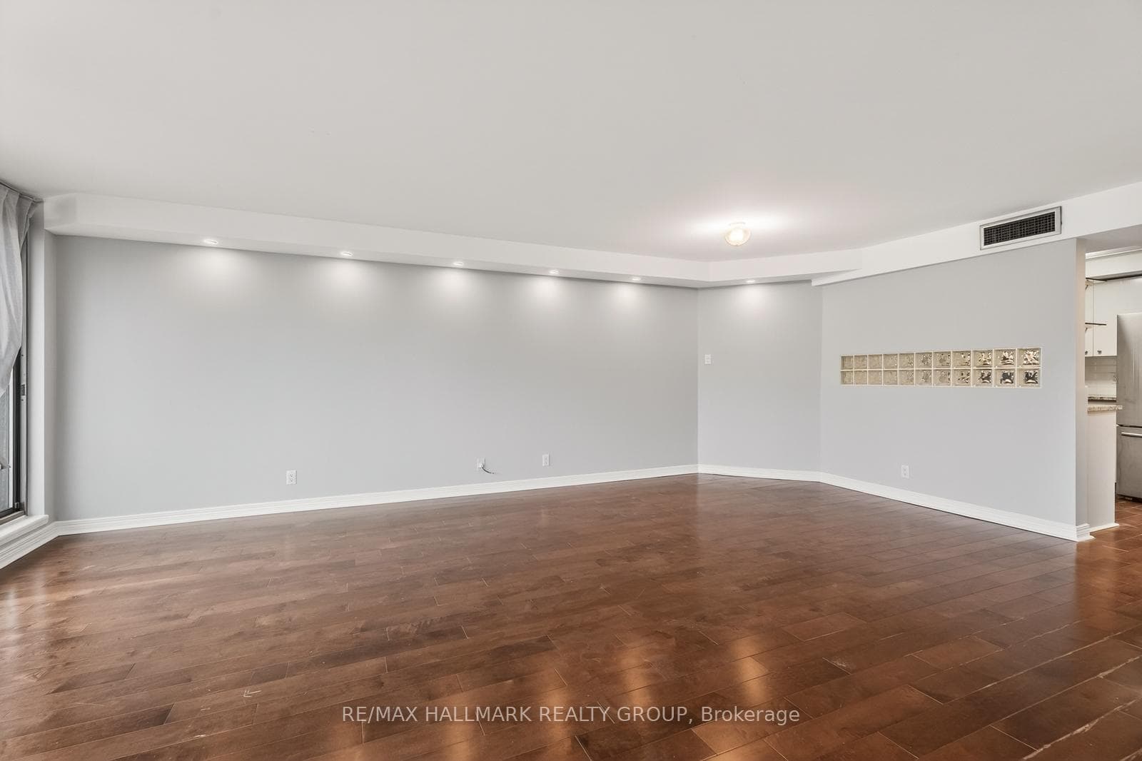 30 Charlevoix Street Unit 203 photo 14