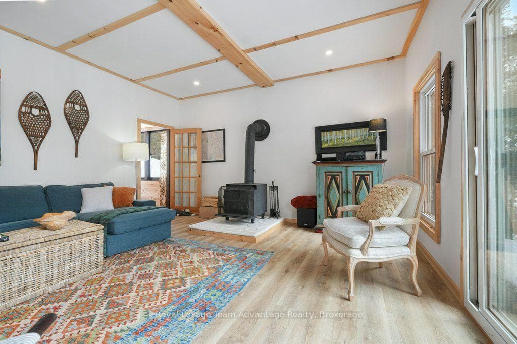 Bunkie Living room