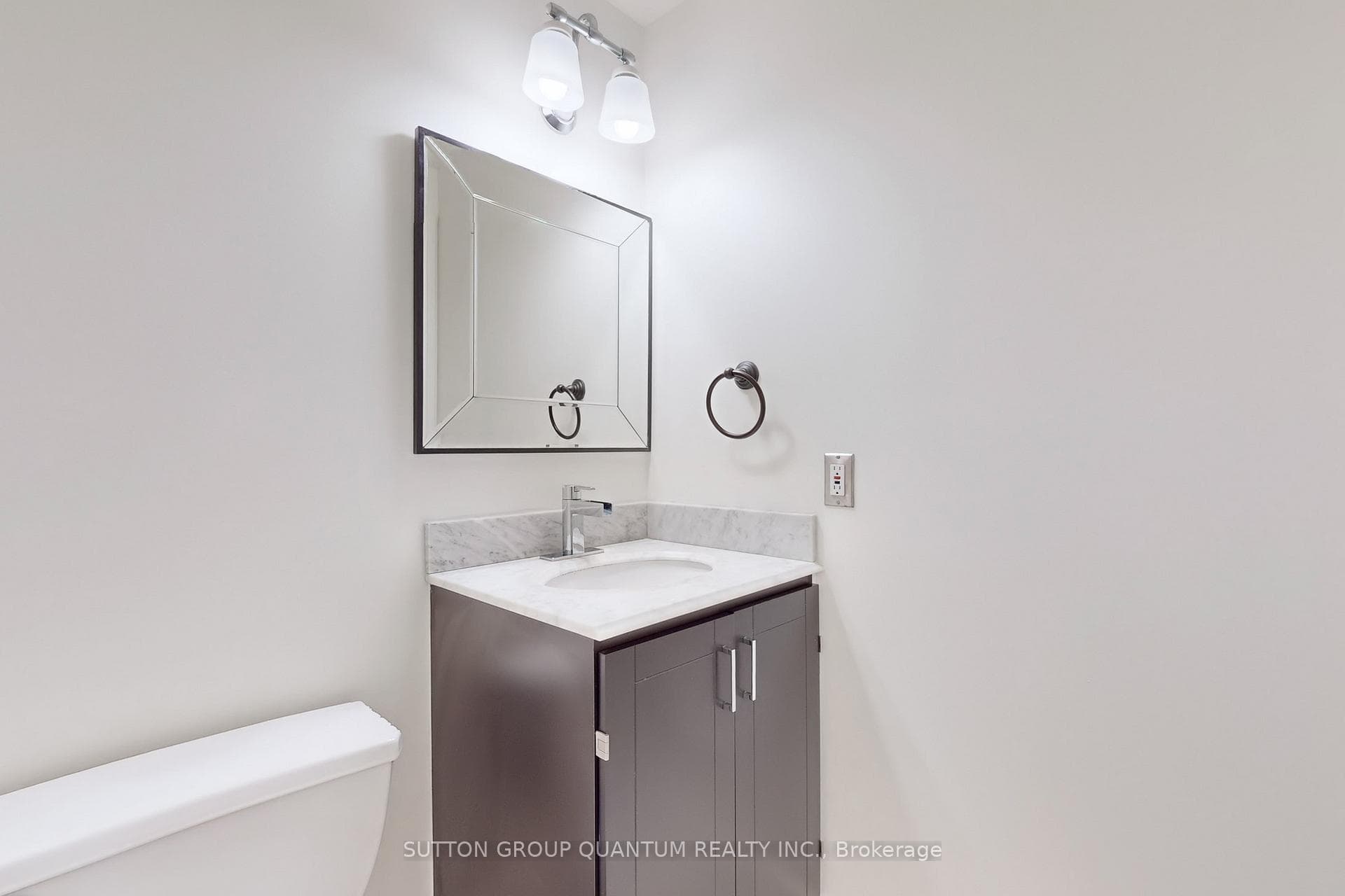 132 John Street photo 17