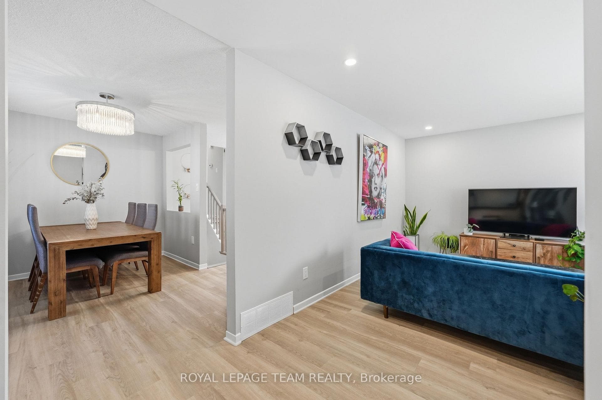 289 Montfort Street photo 14