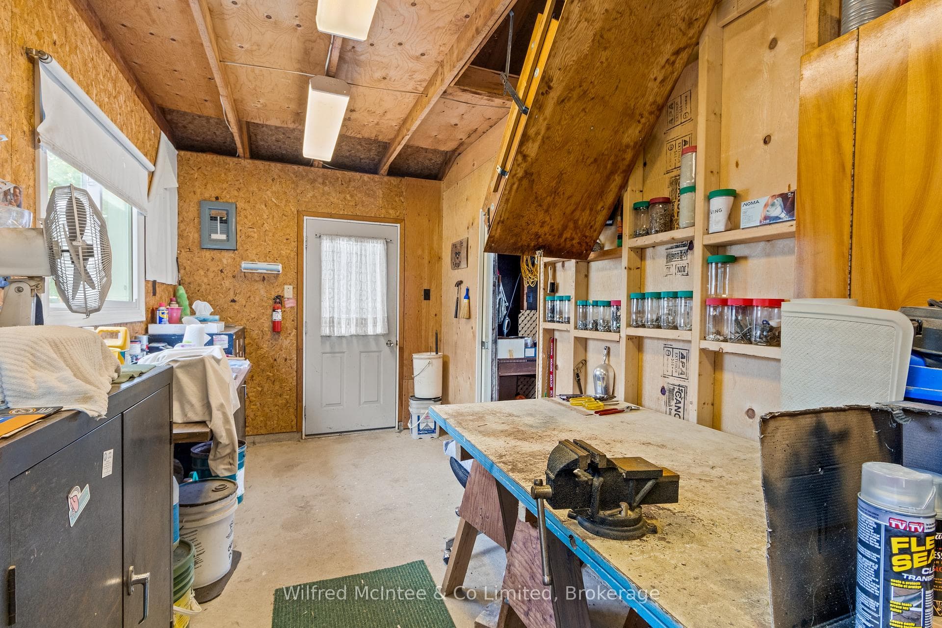 455 Bruce Street photo 43
