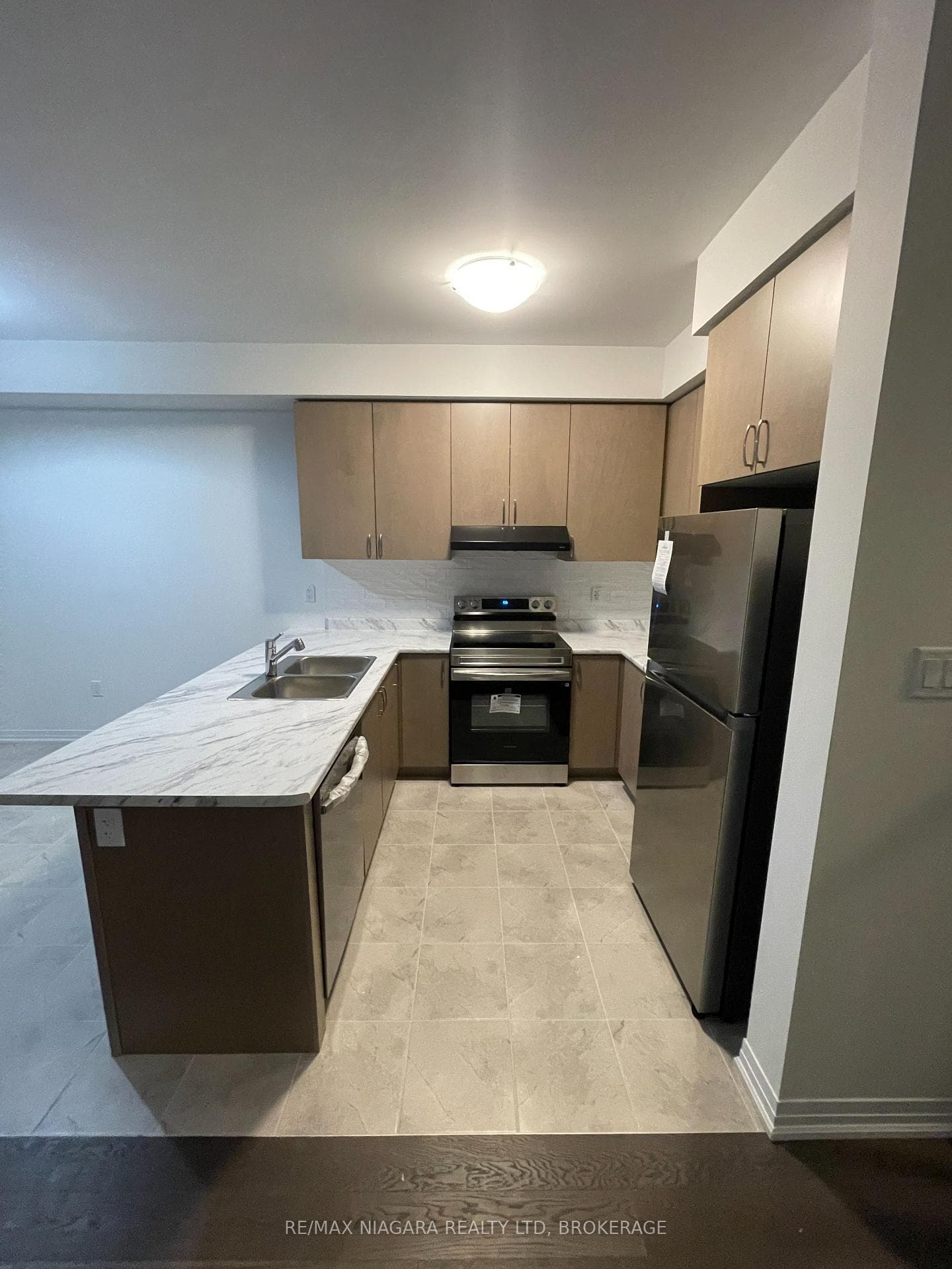 15 Peach Street Unit 20 photo 8