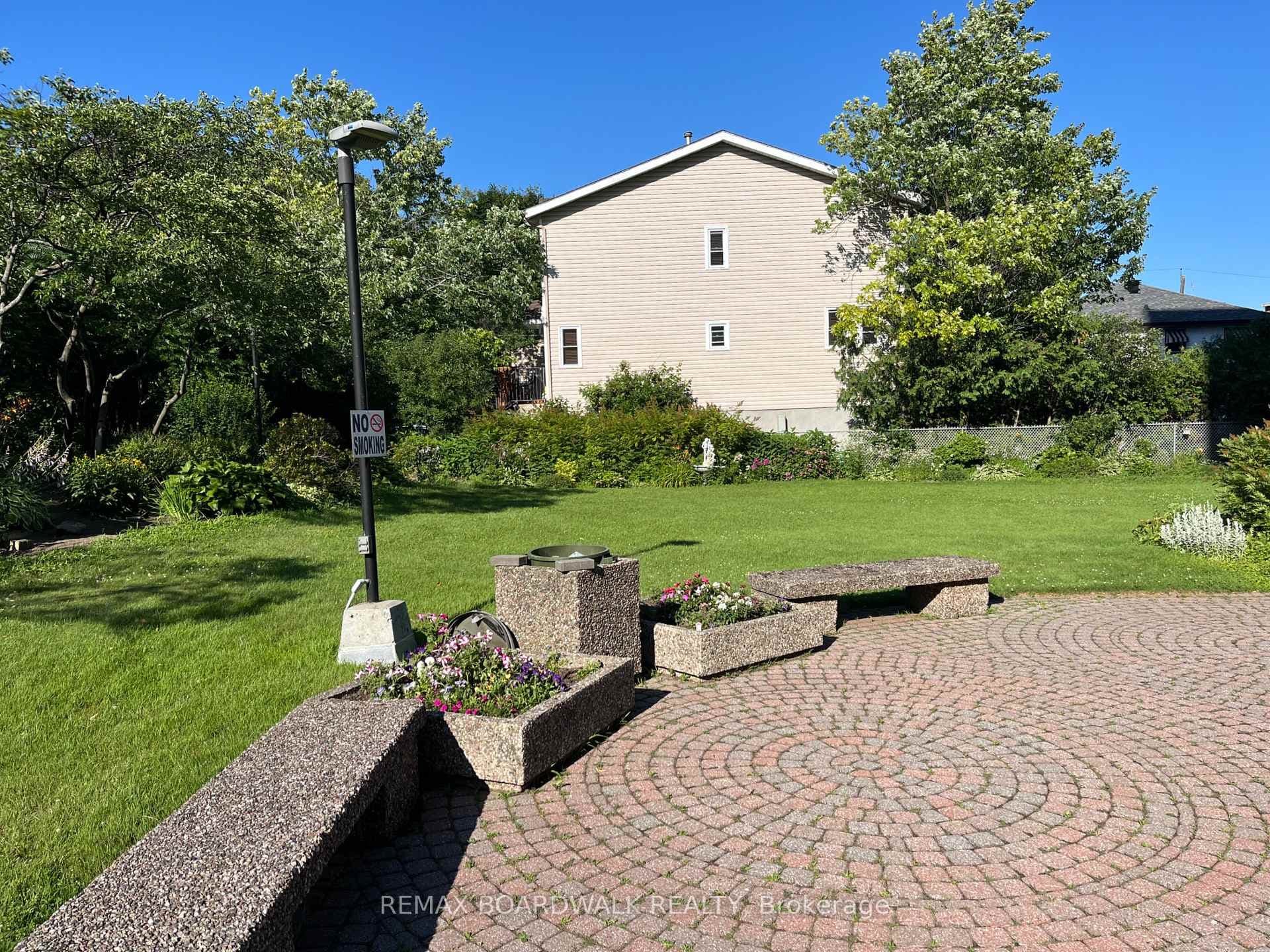 555 BRITTANY Drive Unit 407 photo 19