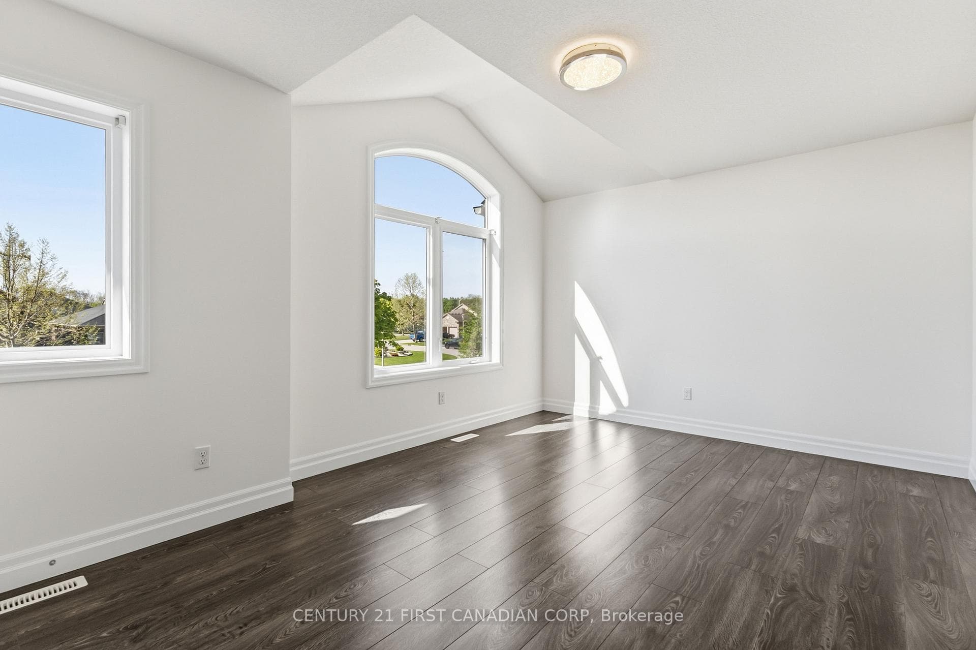 307 Portrush Place photo 16