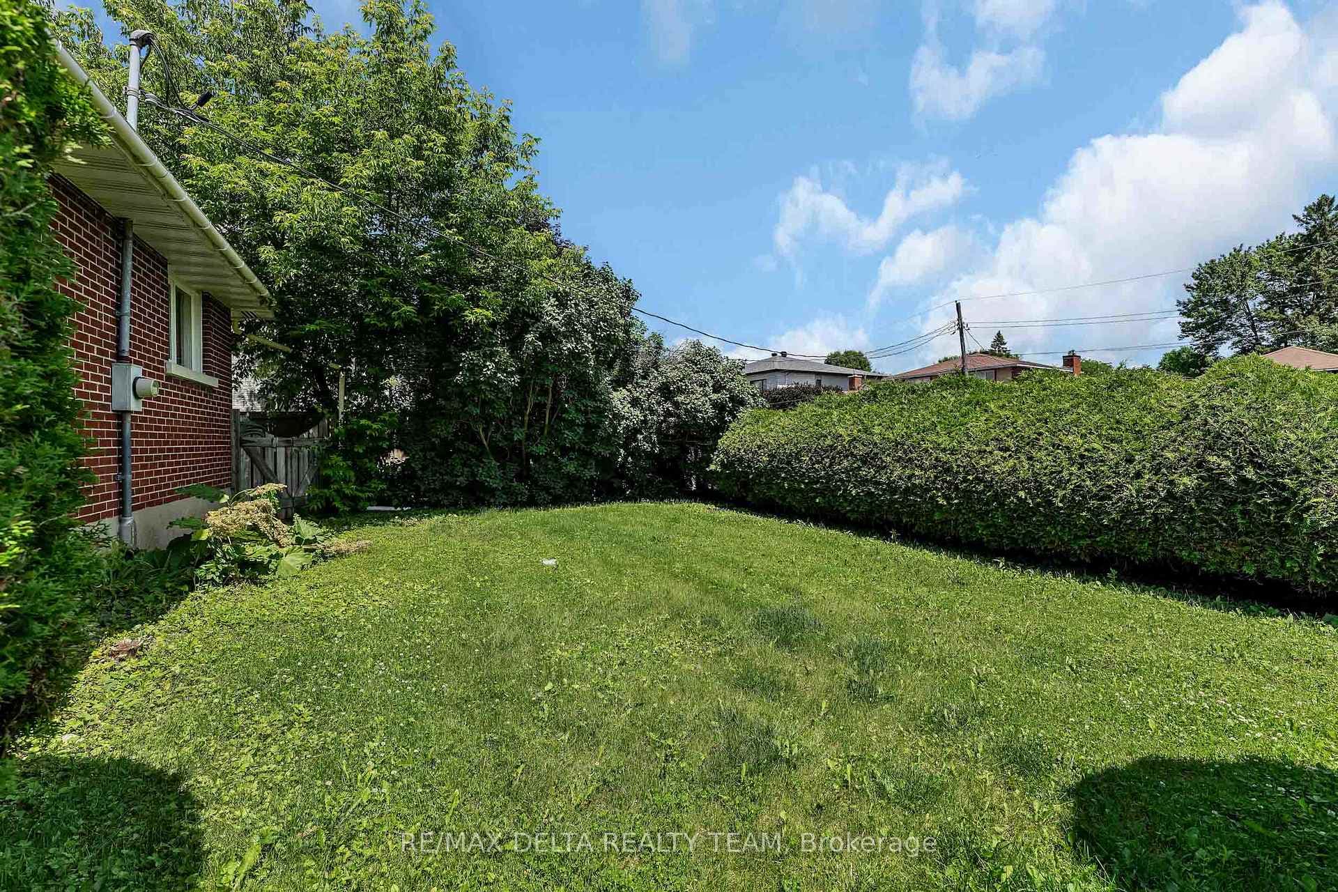 115 Meadowlands Drive photo 31