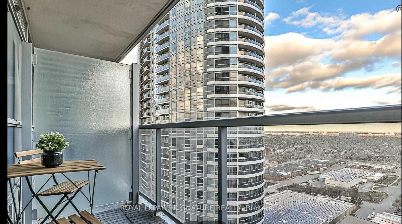 125 Village Green Square Unit 2301 photo 18