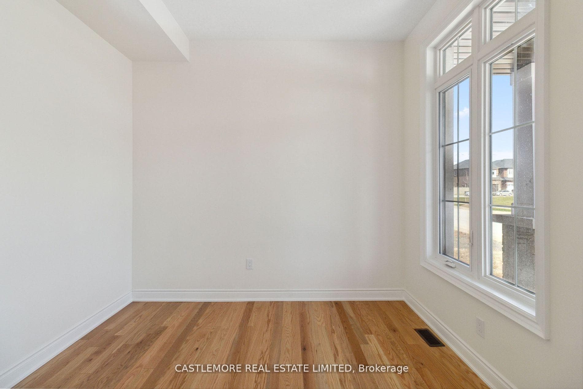 3354 Millicent Avenue photo 13