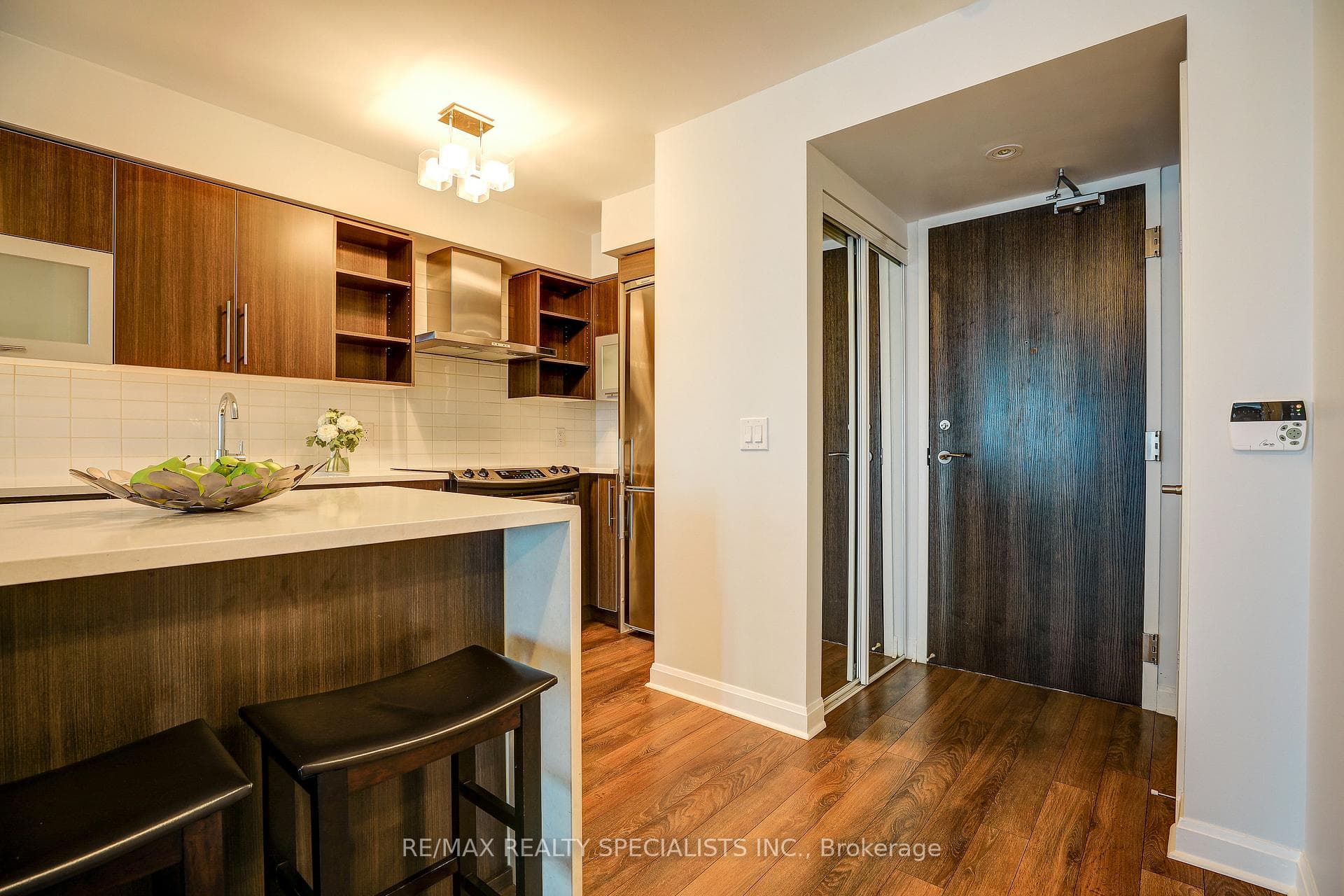 1 Michael Power Place Unit 1512 photo 2