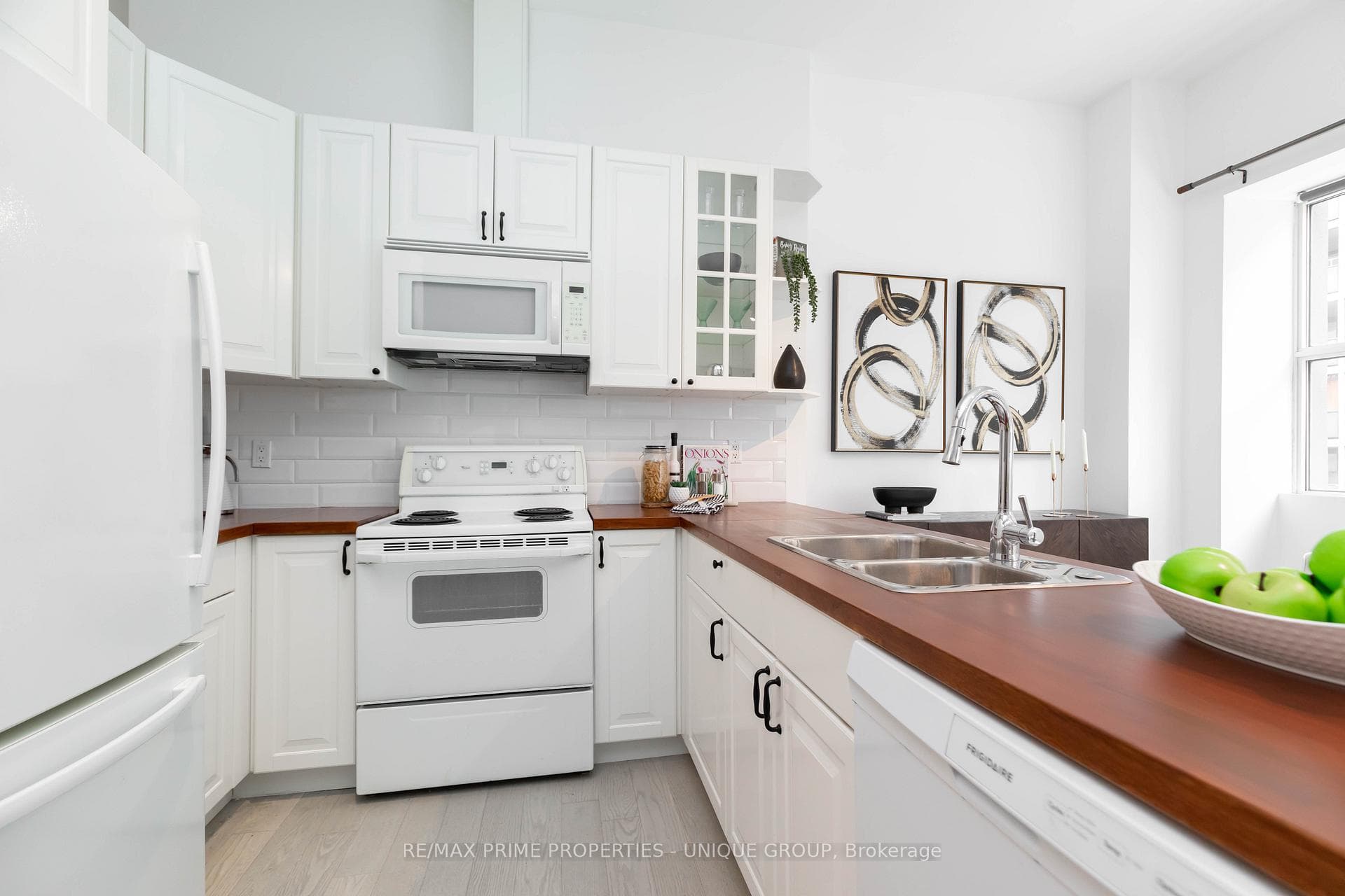 700 King Street Unit 405 photo 14