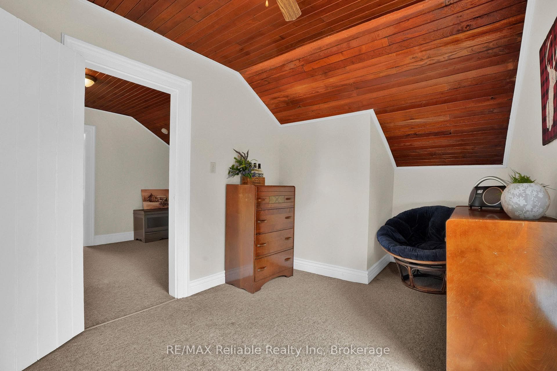252 Kings Road photo 44